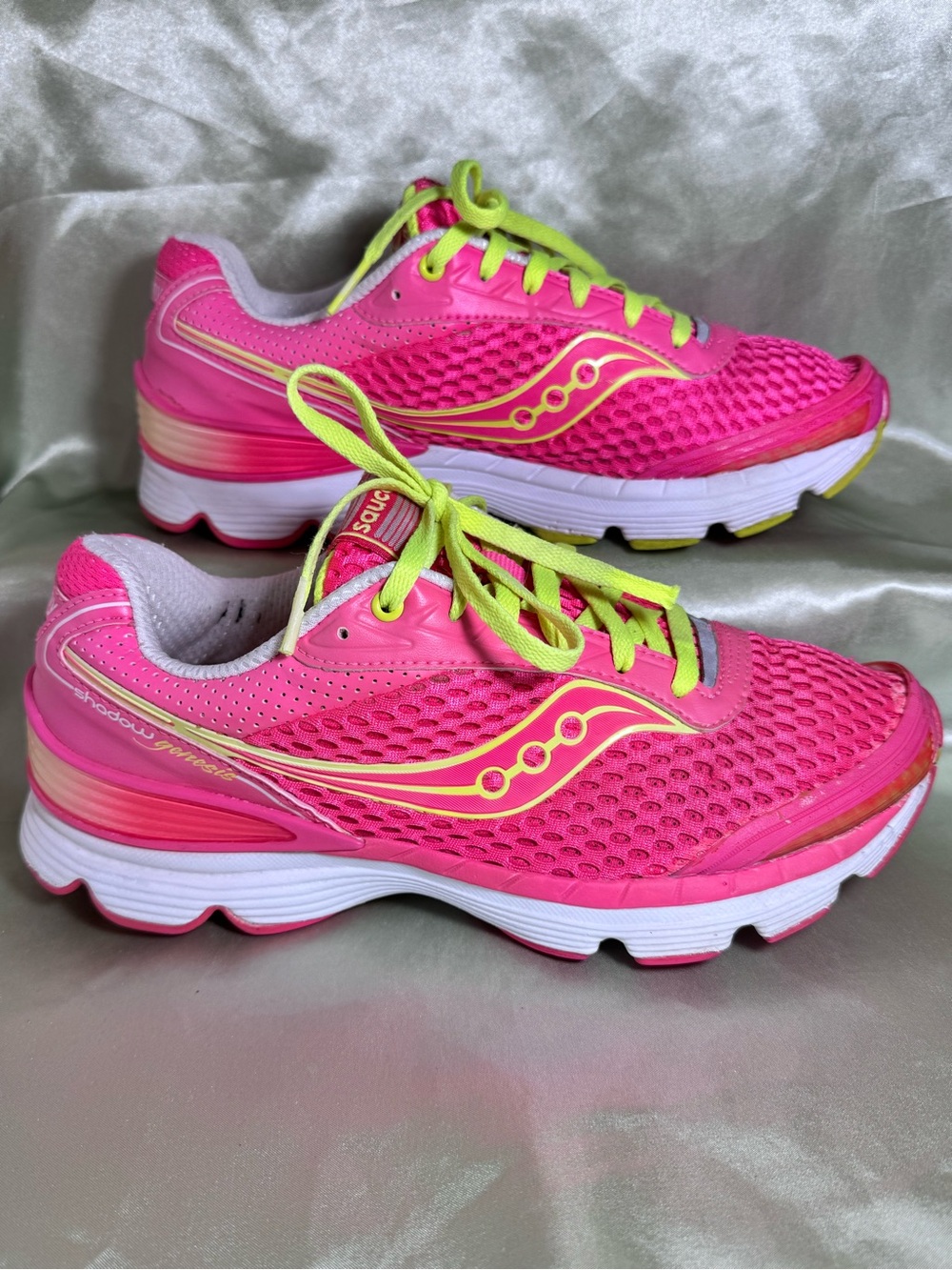 Saucony Shadow Genesis Neon Pink Running Shoes Sneakers 15105-17 Women’s 9.5